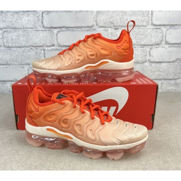 Nike Air Vapormax PlusGuava Ice Orange New Box NoLid DQ8588-800 Womens Size 6